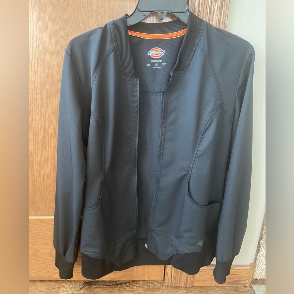 Scrub jacket